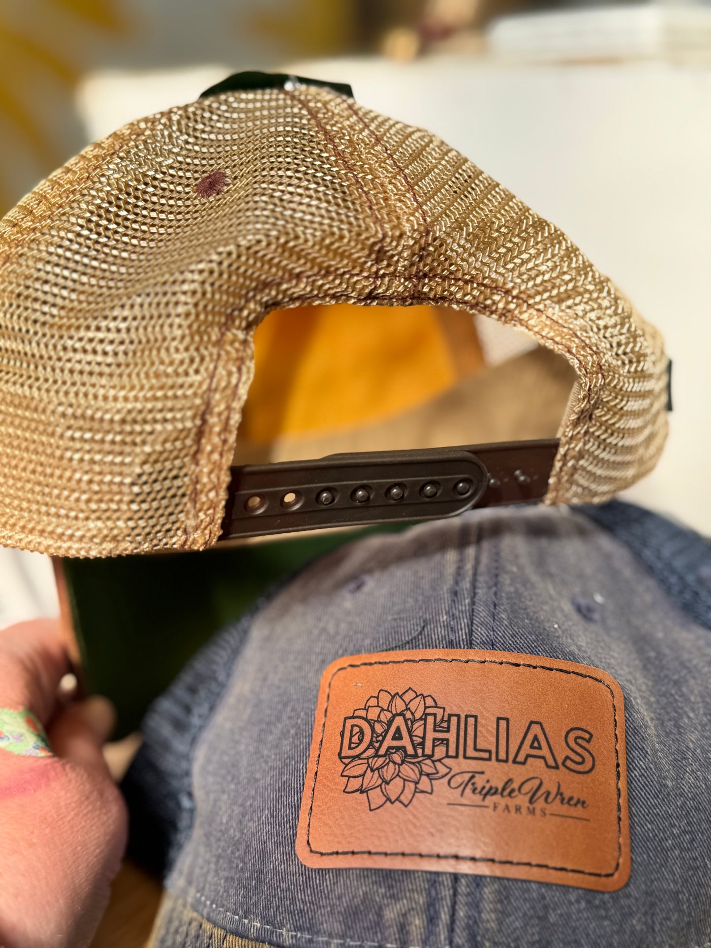 Dahlia "Old Favorite" Caps