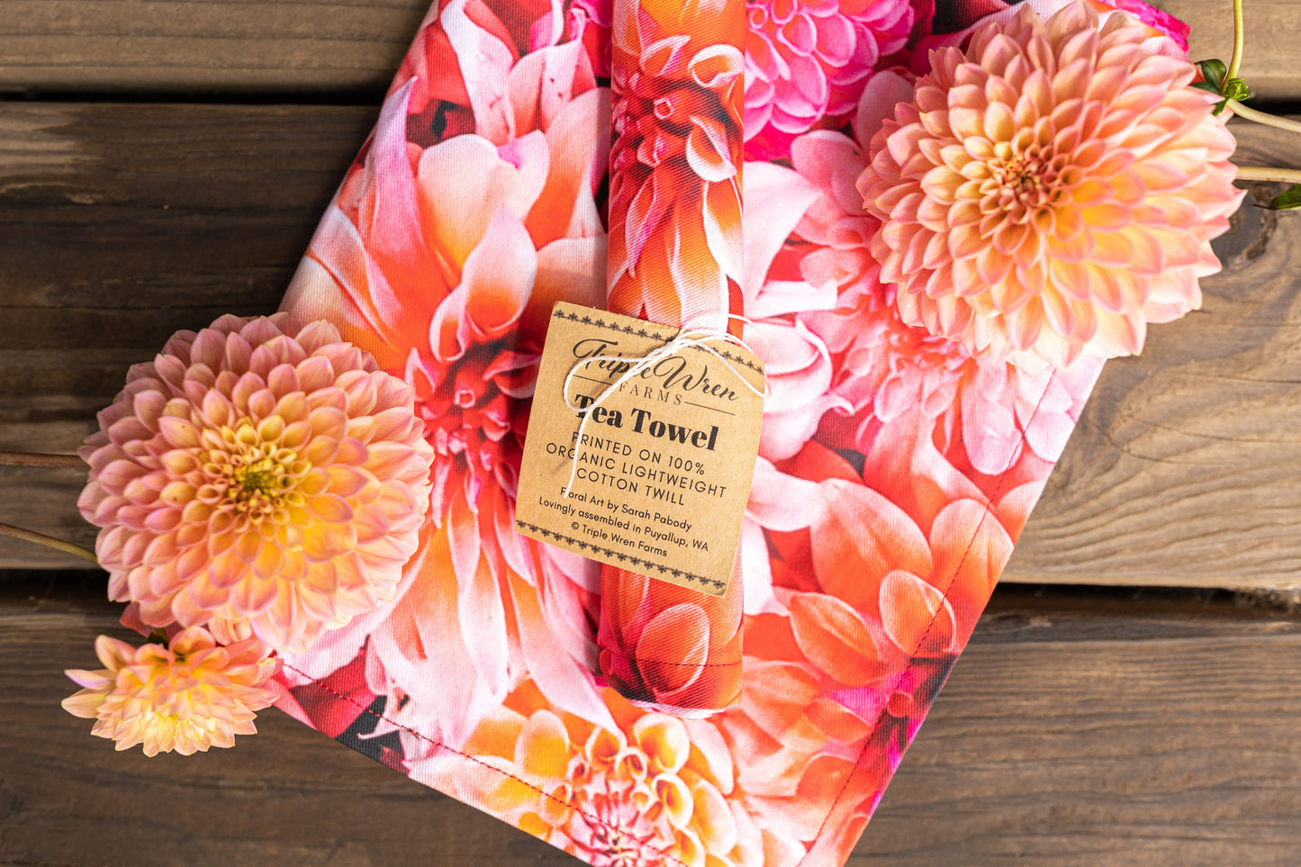 FLORA TEA TOWEL BEE – Brianne's Boutique